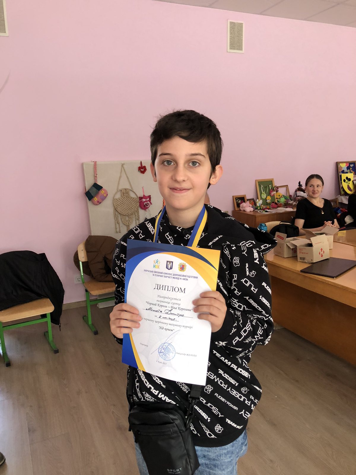 0 02 05 8bb2da34c92ea07f0db1097f0d73731cf2fbcbcd2390469fb9707224887246f6 222f57d43b2