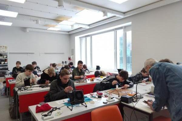 Гурток «Радіоелектронне конструювання (робототехніка)» - Міські змагання з радіоелектронного конструювання серед дітей та учнівської молоді.